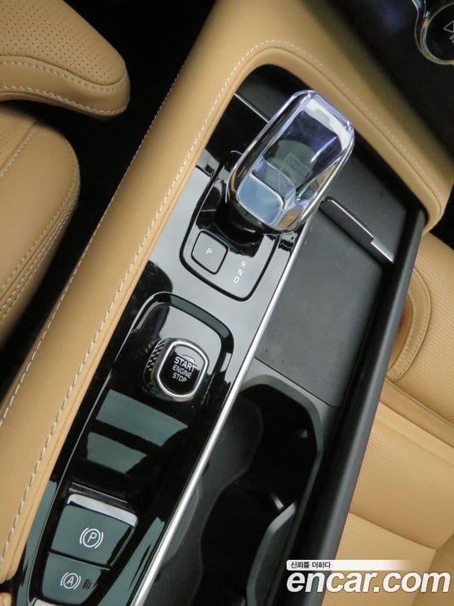 Volvo XC90 2세대 T8 Ultimate Bright гибрид, 2024 9