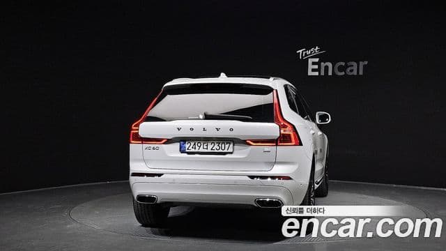 Volvo XC60 2세대 T8 Inscription, 2021 4