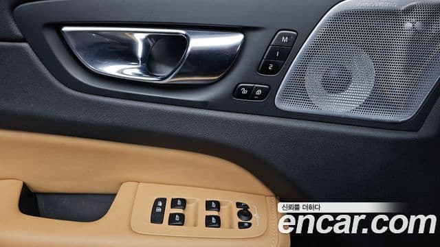 Volvo XC60 2세대 T8 Inscription, 2021 12