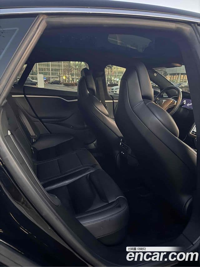 Tesla модель S, 2017 13