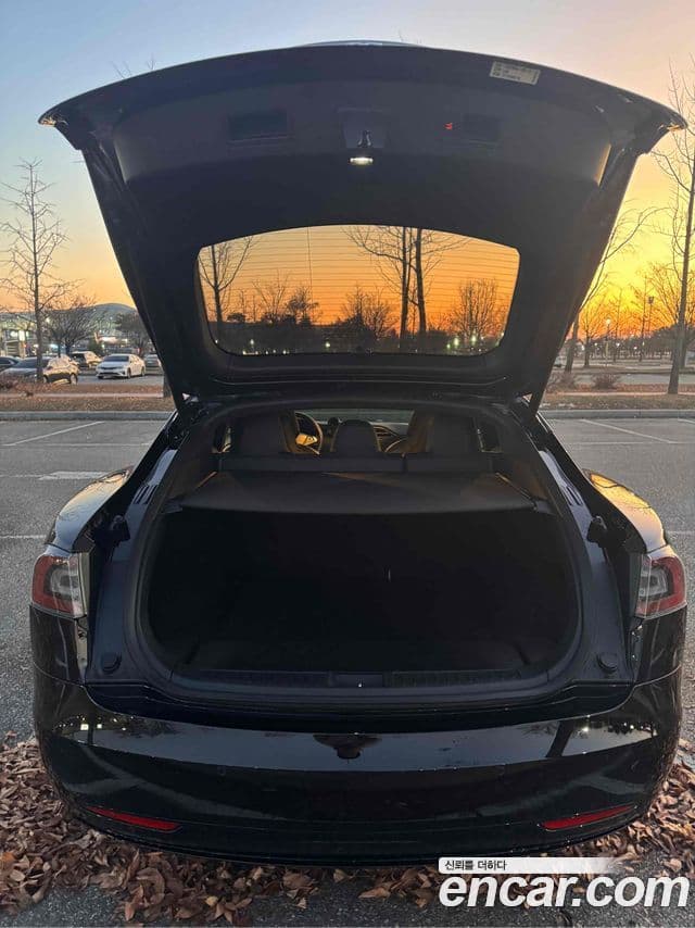 Tesla модель S, 2017 15