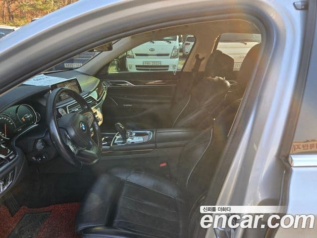 BMW 7시리즈 (G11), 2016 10