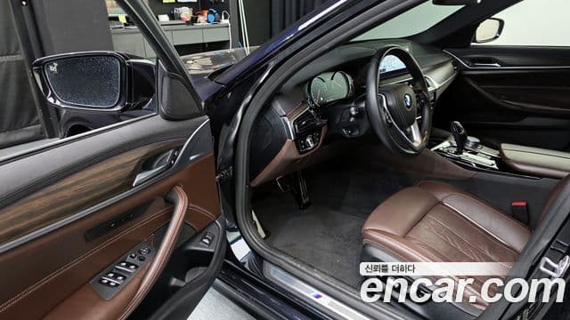 BMW 5시리즈 (G30) 520d M Sport Plus, 2018 10