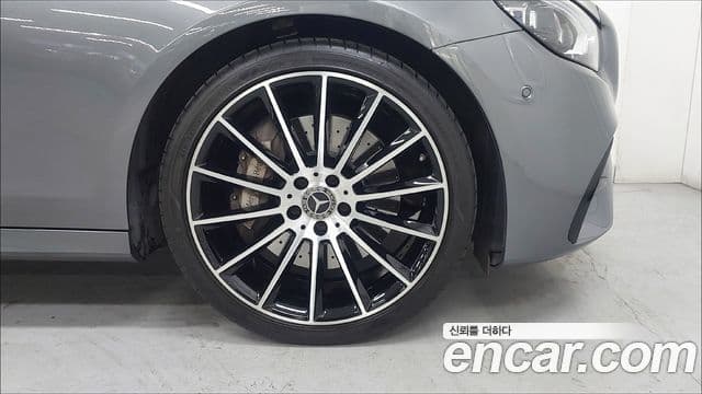 Mercedes-Benz E-класс W213 AMG Line, 2023 все фото