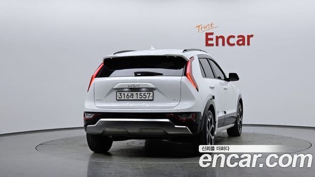 Kia D All New Niro Prestige, 2022 4