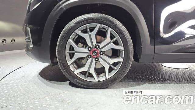 Kia Seltos Signature, 2022 все фото