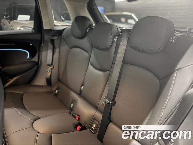 Mini Cooper S 3세대, 2023 12