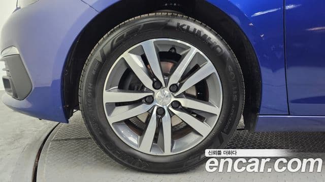 Peugeot 308 2세대 1.5 BlueHDi Allure, 2019 все фото