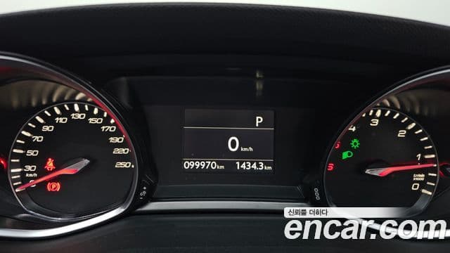 Peugeot 308 2세대 1.5 BlueHDi Allure, 2019 8