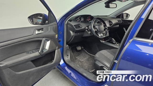 Peugeot 308 2세대 1.5 BlueHDi Allure, 2019 10