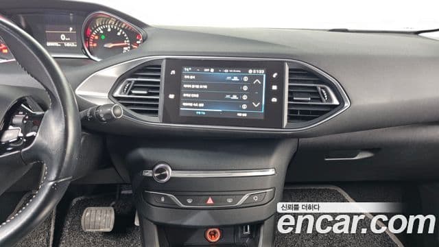 Peugeot 308 2세대 1.5 BlueHDi Allure, 2019 14