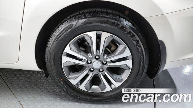 Kia The / новый New Carnival Luxury, 2019 все фото