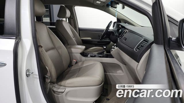 Kia The / новый New Carnival Luxury, 2019 11