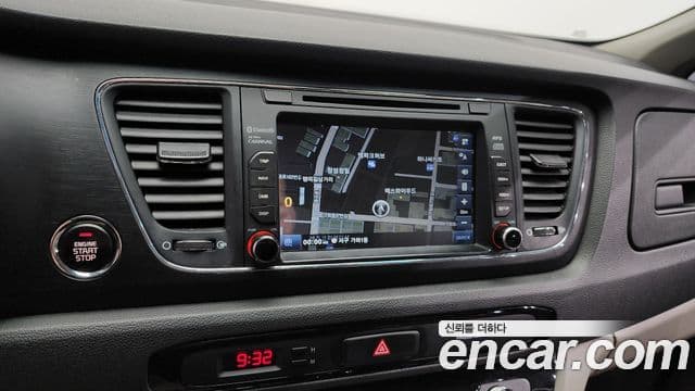 Kia The / новый New Carnival Luxury, 2019 14