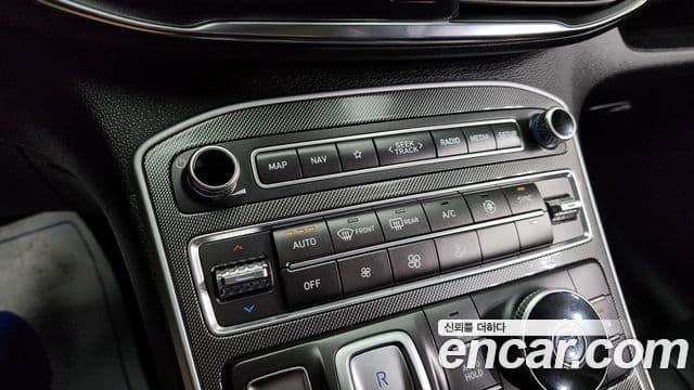 Hyundai The / новый New Santa Fe Exclusive, 2022 17