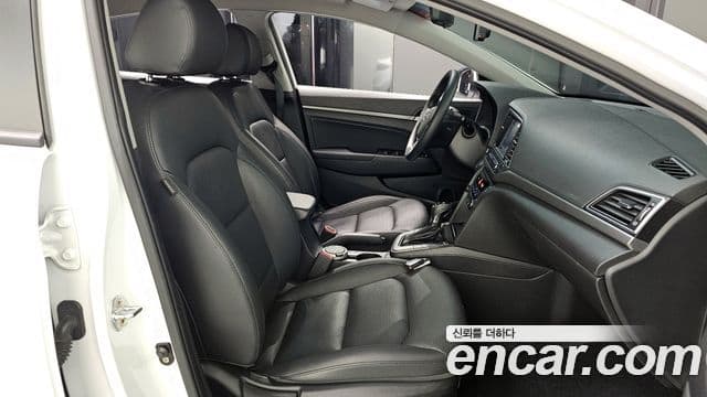 Hyundai Avante AD 1.6 GDI Value Plus, 2018 10