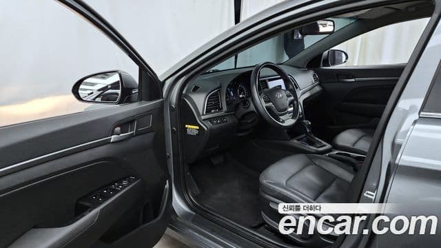 Hyundai Avante AD Modern, 2017 10