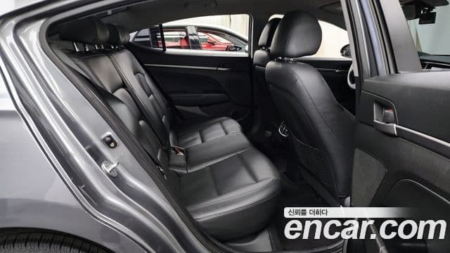 Hyundai Avante AD Modern, 2017 12