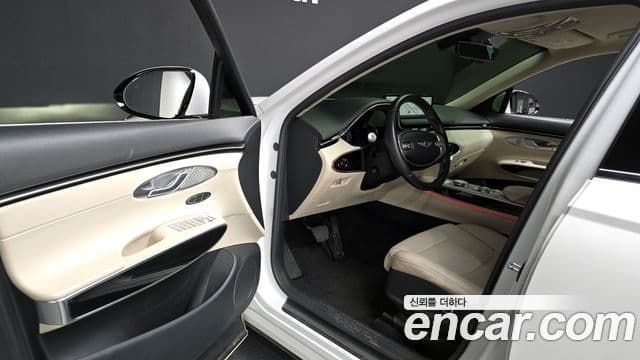 Genesis GV70, 2022 11