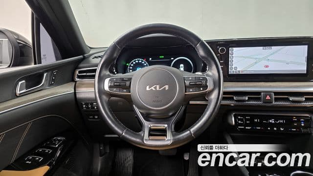Kia K5 гибрид 3세대 Signature, 2022 13