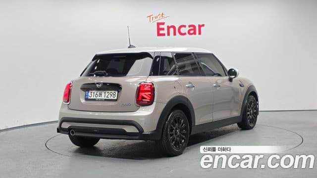 Mini Cooper 3세대, 2024 2