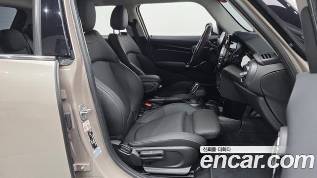 Mini Cooper 3세대, 2024 11