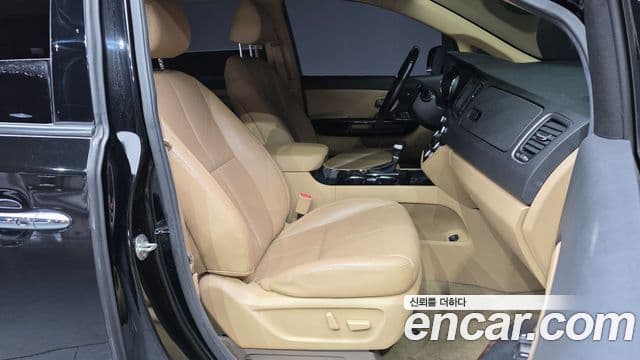 Kia The / новый New Carnival Special, 2019 11