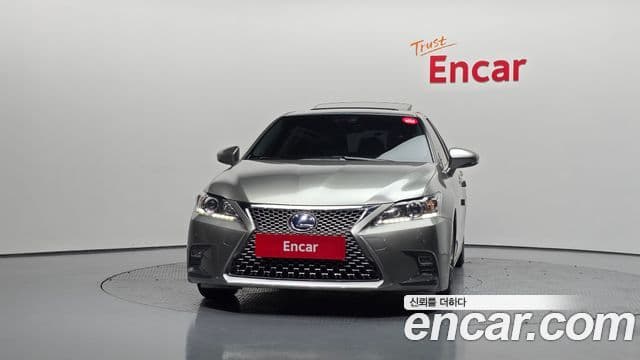Lexus CT200h ZWA10, 2018 3