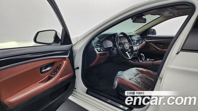 BMW 5시리즈 (F10) 520d xDrive M Aero Dynamic, 2016 10