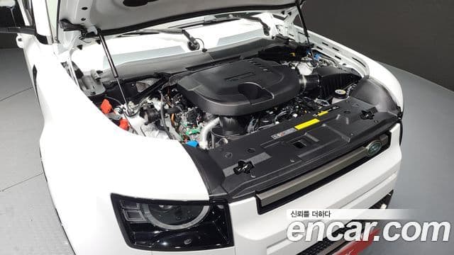 Land Rover Defender (L663) 110 D250 X-Dynamic SE, 2025 6