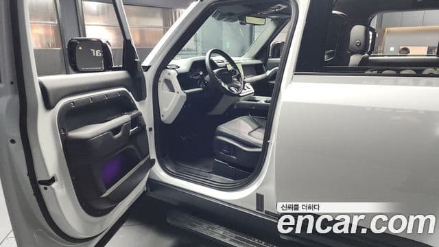 Land Rover Defender (L663) 110 D250 X-Dynamic SE, 2025 10