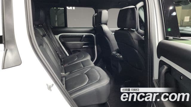 Land Rover Defender (L663) 110 D250 X-Dynamic SE, 2025 11