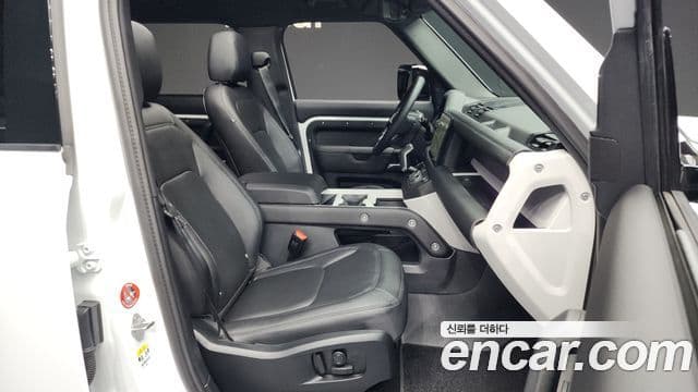 Land Rover Defender (L663) 110 D250 X-Dynamic SE, 2025 12