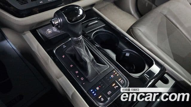 Kia All New Carnival Noblesse, 2016 9