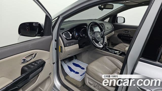 Kia All New Carnival Noblesse, 2016 10