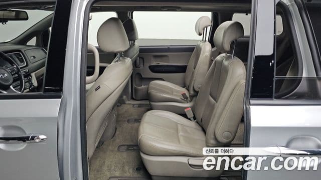 Kia All New Carnival Noblesse, 2016 11