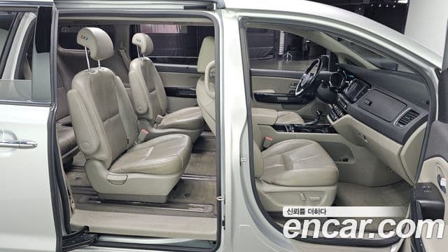 Kia All New Carnival Noblesse, 2016 12