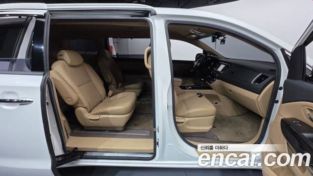 Kia All New Carnival Prestige, 2018 19