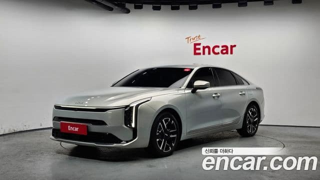 Kia The / новый New K8 гибрид Noblesse, 2025 1