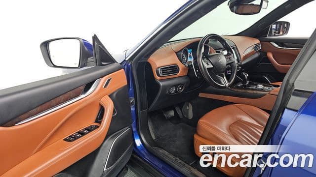 Maserati Levante Luxury, 2017 11