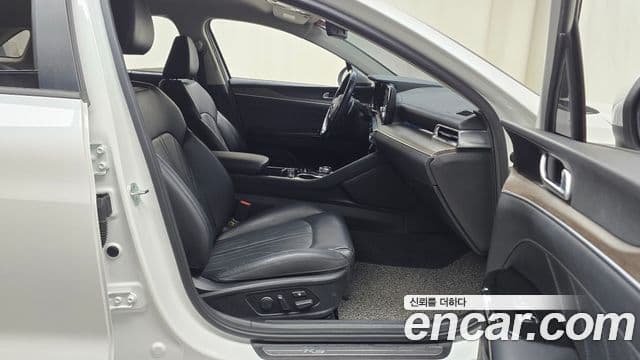 Kia K5 3세대 Signature, 2020 11