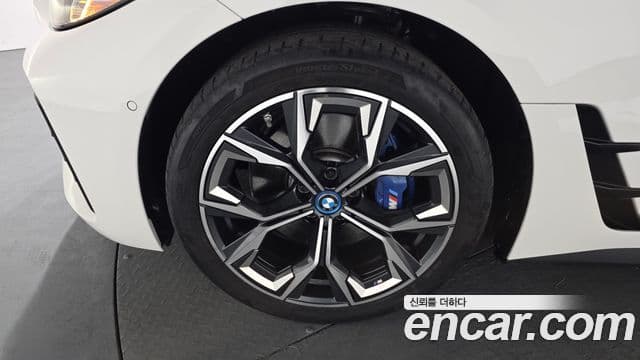 BMW i4 eDrive40 M Sport Pro, 2024 все фото