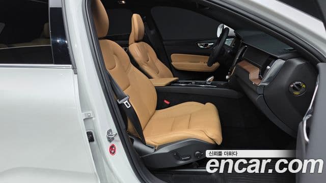Volvo XC60 2세대 B5 Inscription, 2021 11