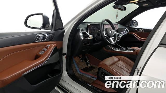 BMW X7 (G07) xDrive 40i M Sport 7인승, 2025 10
