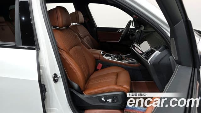 BMW X7 (G07) xDrive 40i M Sport 7인승, 2025 11