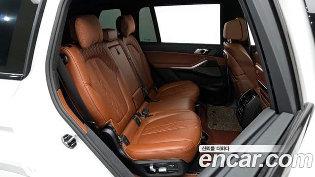 BMW X7 (G07) xDrive 40i M Sport 7인승, 2025 12