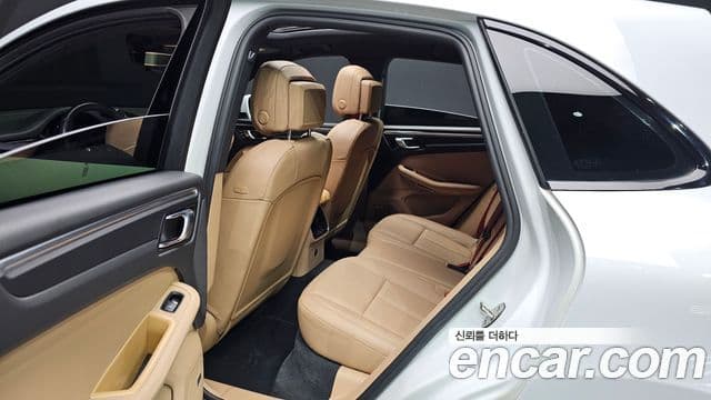 Porsche Macan 95B, 2021 12