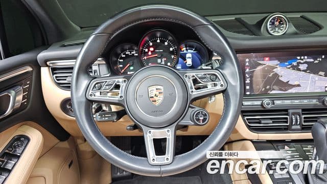 Porsche Macan 95B, 2021 14