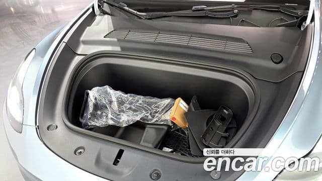 Tesla модель Y Long Range AWD, 2024 6