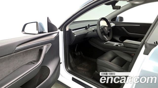 Tesla модель Y Long Range AWD, 2024 10